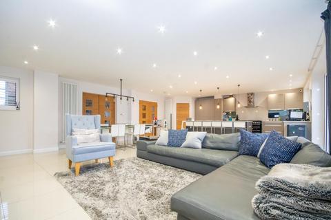42 Raisins Hill, Pinner, HA5 2BS