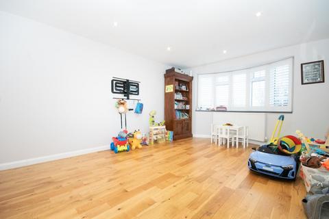 42 Raisins Hill, Pinner, HA5 2BS