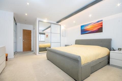 42 Raisins Hill, Pinner, HA5 2BS