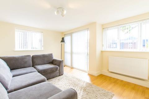 2 bedroom flat for sale, Woodland Road, Arnos Grove, London, N11