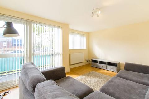 2 bedroom flat for sale, Woodland Road, Arnos Grove, London, N11