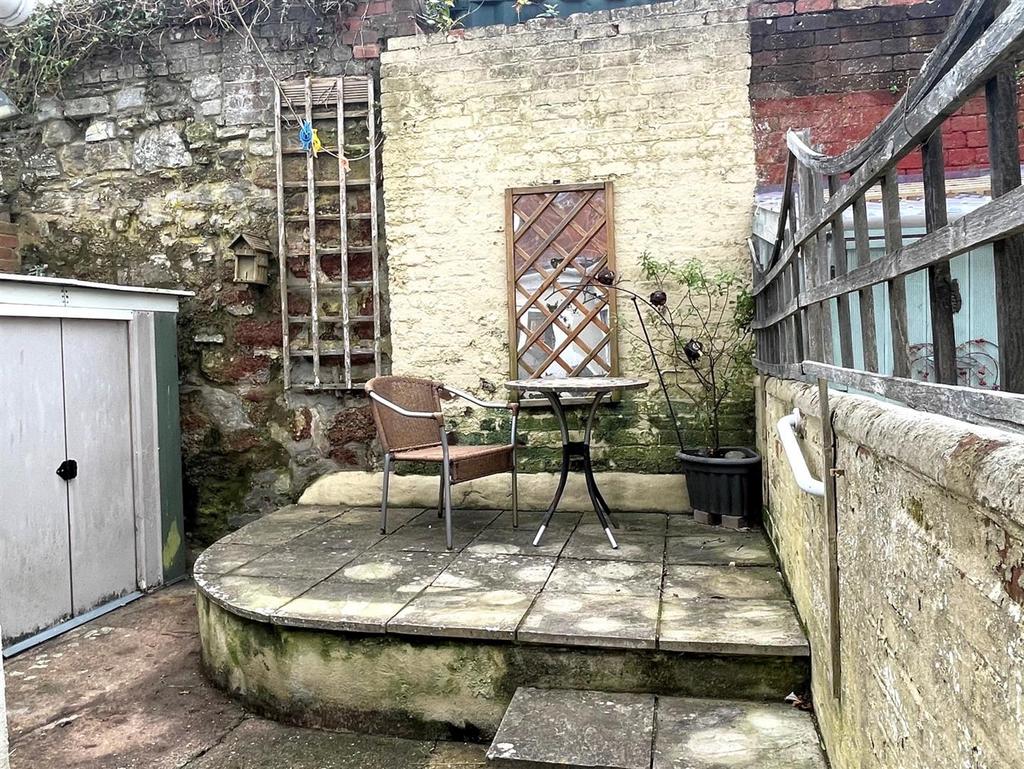 Courtyard Style Garden