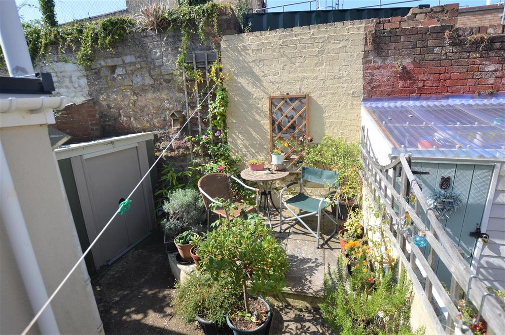 Courtyard Style Garden