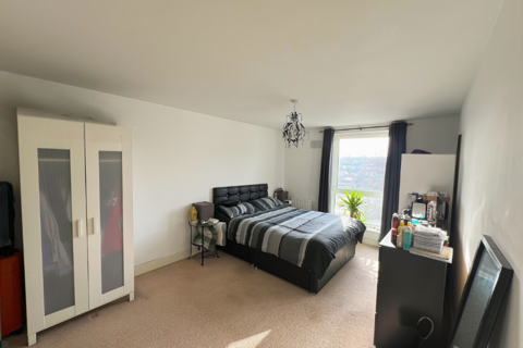 2 bedroom apartment for sale, Canal Road, Gravesend DA12