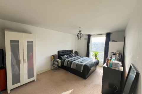 42, Venture Court Canal Road, Gravesend, DA12 2AT