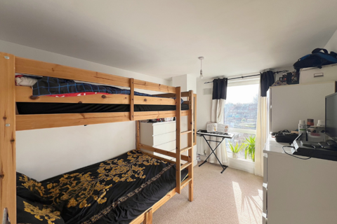 42, Venture Court Canal Road, Gravesend, DA12 2AT