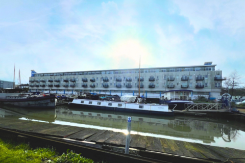 42, Venture Court Canal Road, Gravesend, DA12 2AT
