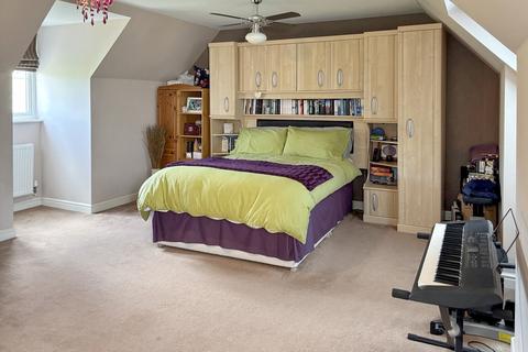 10 Bashkir Road, Westbury, BA13 3GY
