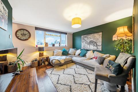 4, Melville Court Binfield Road, Byfleet, West Byfleet, KT14 7PP