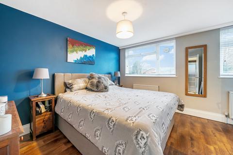 4, Melville Court Binfield Road, Byfleet, West Byfleet, KT14 7PP
