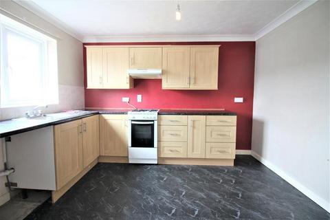 2 bedroom semi-detached house to rent, Sanderling Close