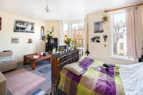 2 bedroom flat for sale, Mount Pleasant Lane, Upper Clapton, London, E5