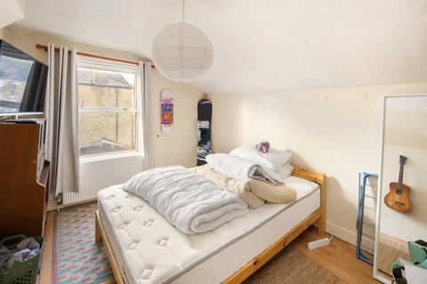 2 bedroom flat for sale, Mount Pleasant Lane, Upper Clapton, London, E5