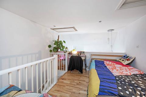 1 bedroom flat to rent, Clifton Grove, Dalston, London, E8