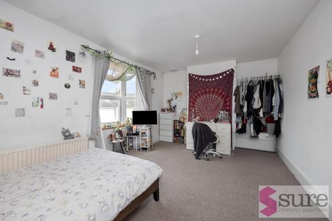 3 bedroom terraced house to rent, Hampden Road, Brighton, East Sussex