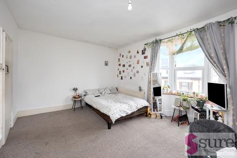 3 bedroom terraced house to rent, Hampden Road, Brighton, East Sussex