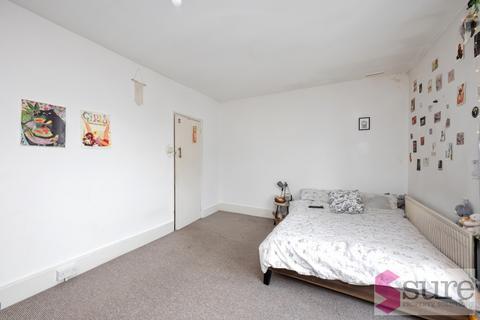 3 bedroom terraced house to rent, Hampden Road, Brighton, East Sussex