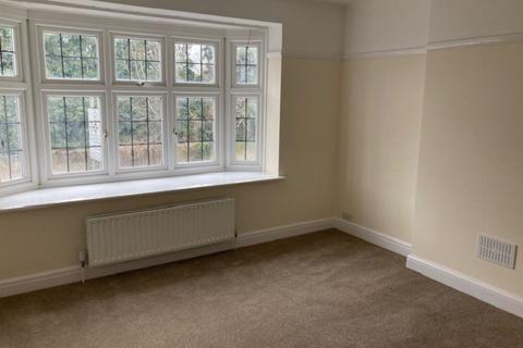 2 bedroom flat to rent, Sanderstead