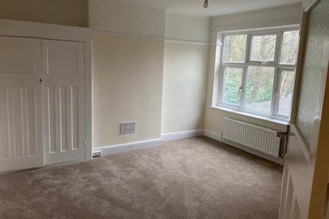 2 bedroom flat to rent, Sanderstead