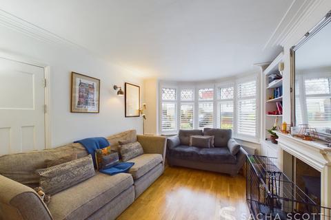 6 Warren Mead, Banstead, SM7 1LU