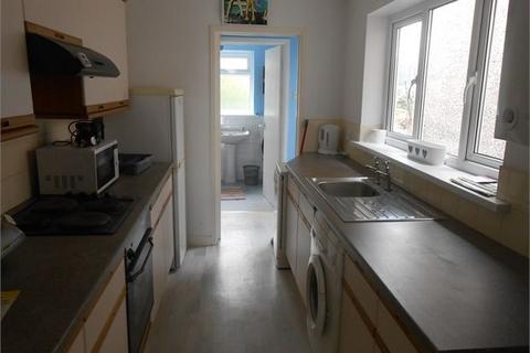 3 bedroom house share to rent, Beach Street, Sandfields, Swansea,