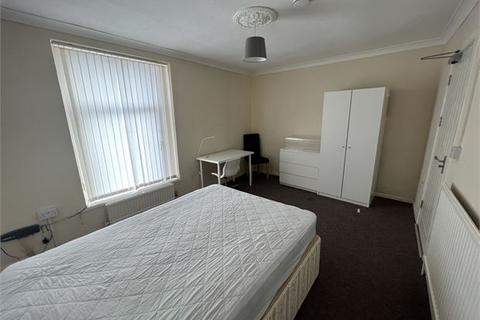 4 bedroom house share to rent, Richardson Street, Sandfields, Swansea,