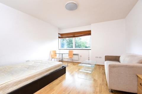 Studio to rent, Sudbrooke Road London SW12