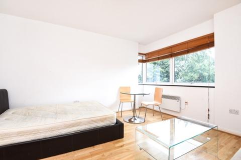 Studio to rent, Sudbrooke Road London SW12