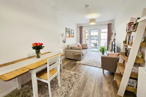 1 bedroom flat for sale, Pointelle House, London Road, Wallington