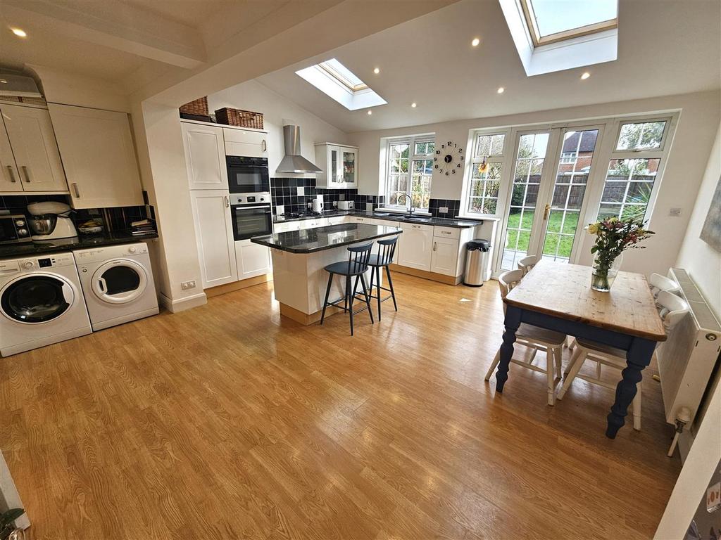 Open plan Kitchen -Diner -family room.jpg