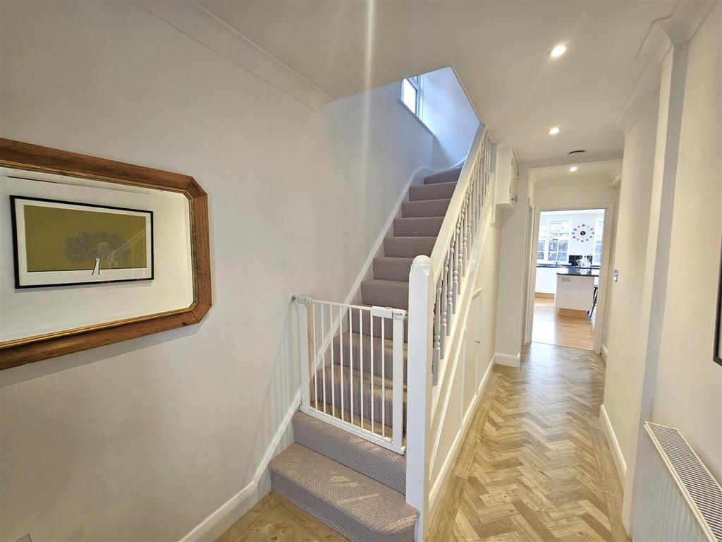 Entrance hall.jpg