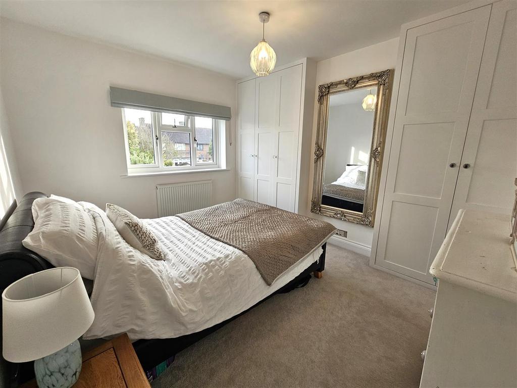 Bed 2.jpg