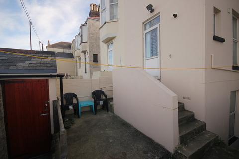 Studio to rent, Glen Park Avenue, Plymouth PL4