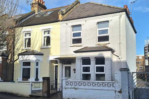 3 bedroom end of terrace house for sale, Brathway Road, Wandsworth SW18