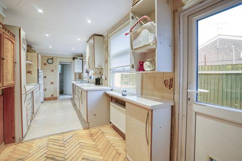 3 bedroom end of terrace house for sale, Brathway Road, Wandsworth SW18