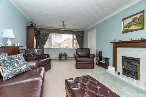 3 bedroom detached house for sale, The Chase, Pinchbeck