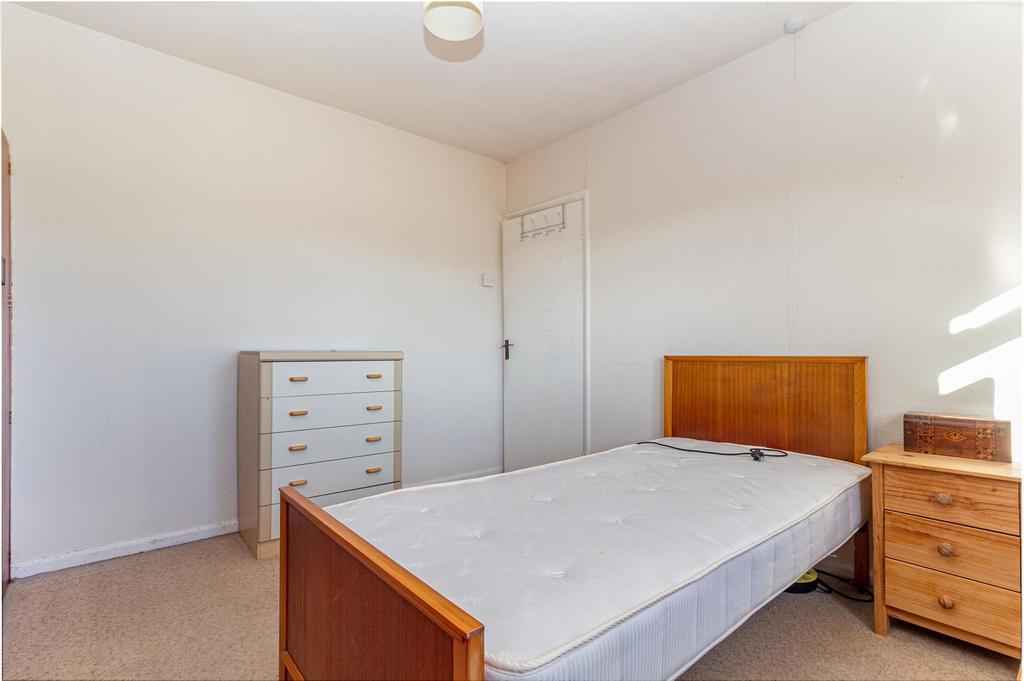 Bedroom-2-3 6.jpg