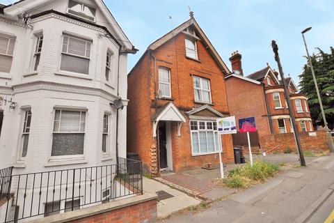 1 bedroom penthouse to rent, York Road, Guildford, Surrey, GU1