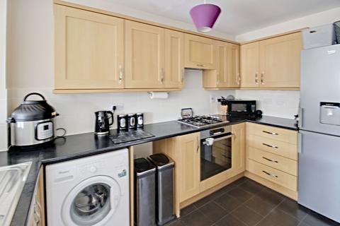 3 bedroom townhouse to rent, Gatekeeper Walk, St. Neots PE19