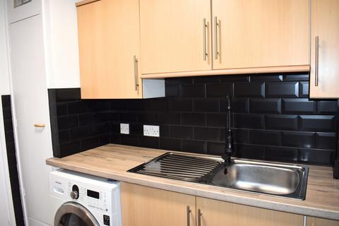 2 bedroom apartment to rent, Edge Lane, Chorlton , Manchester