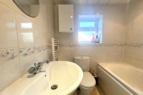 2 bedroom terraced house for sale, Midhurst Street, Greater Manchester OL11