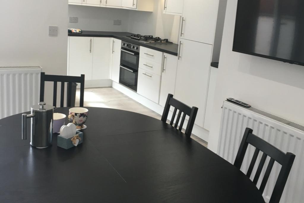 Table to kitchen