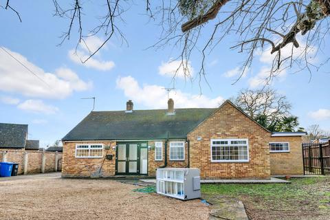 3 bedroom detached bungalow for sale, Park Avenue, Staines-upon-Thames