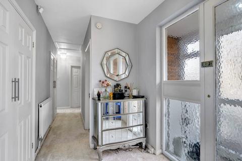 undefined, Park Avenue, Staines-upon-Thames