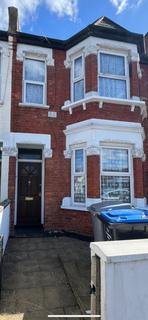 3 bedroom semi-detached house to rent, Alric Avenue, London NW10