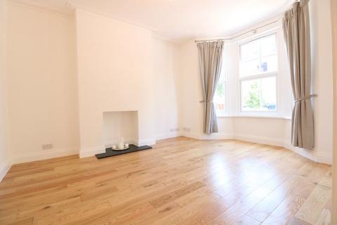 3 bedroom terraced house to rent, Charlton Road, London NW10