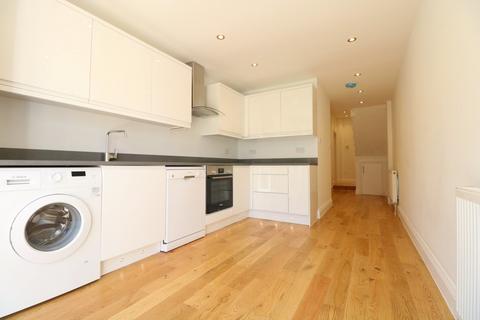 3 bedroom terraced house to rent, Charlton Road, London NW10