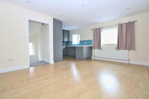 3 bedroom apartment to rent, Iveagh Avenue, London NW10