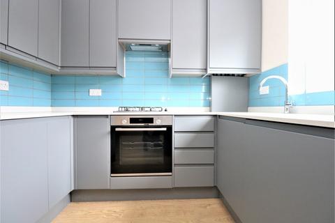 3 bedroom apartment to rent, Iveagh Avenue, London NW10