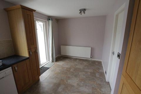 3 bedroom semi-detached house to rent, Clarence Street, Cleckheaton